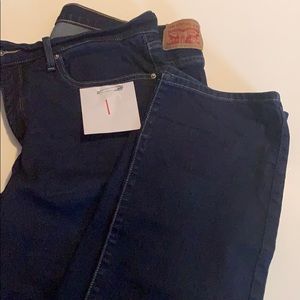 Levi’s 314 Jeans